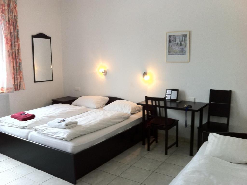 Hotel Goldener Engel Waldbronn Chambre photo